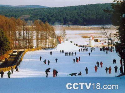 净月潭滑雪场风景图