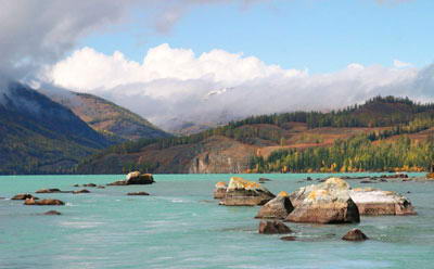 巴音布鲁克天鹅湖风景图