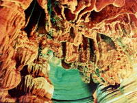 拉比亚岩洞